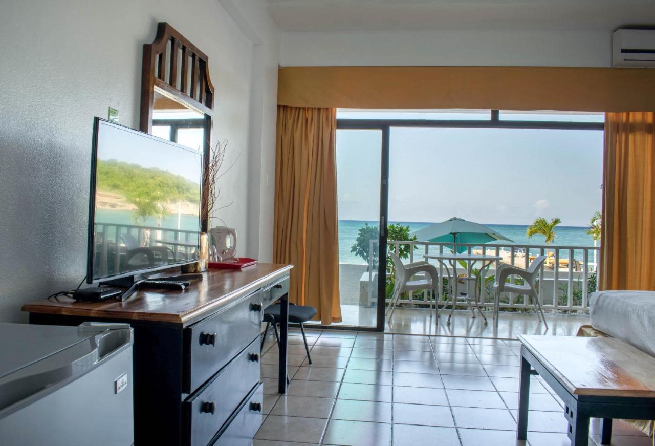 Beach Front Hotel 오쵸 리오스 외부 사진
